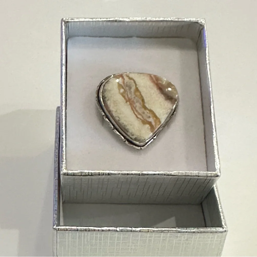 Heart-Shaped Jasper‎ Stone Ring size 8 - Picture 2 of 5